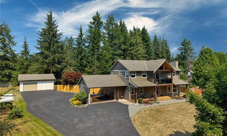 2246 Glenmore Road