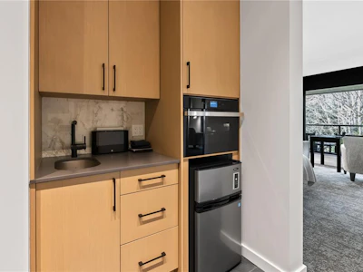 424-596 Marine Drive - 5