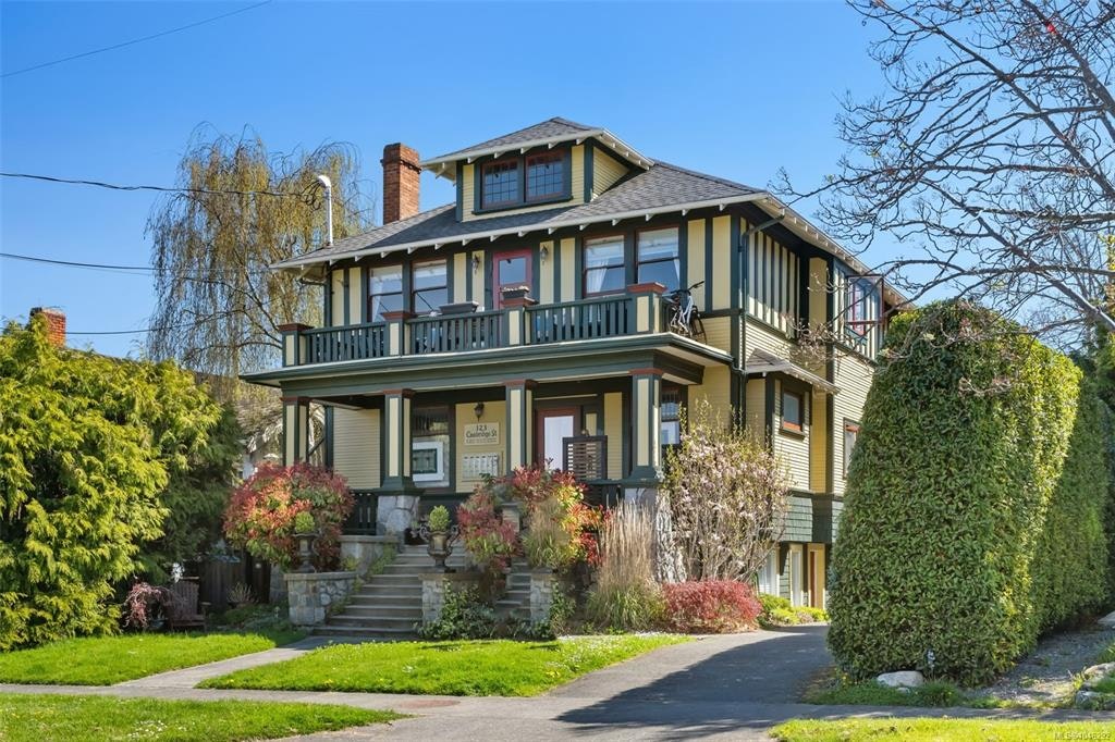 123 Cambridge Street, Victoria, BC, V8V 4B1