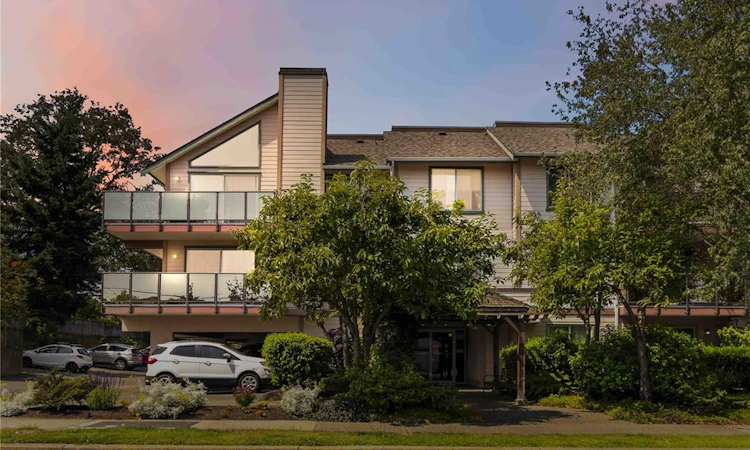 309-3724 Harriet Road