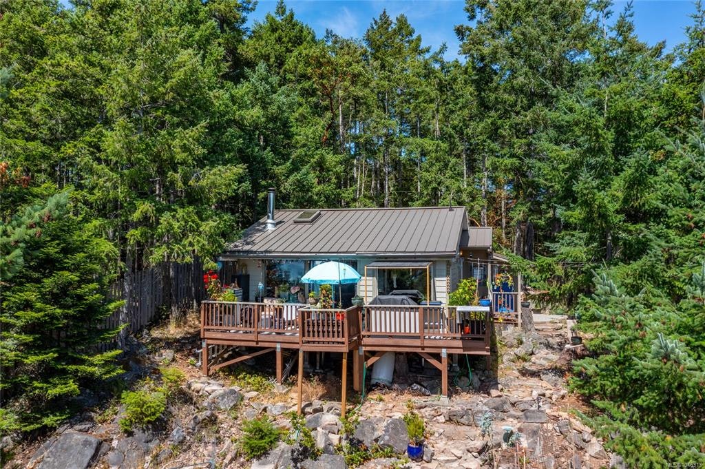 9813 Spalding Road, Pender Island, BC, V0N 2M3