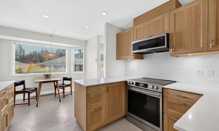 28-295 Lower Ganges Road
