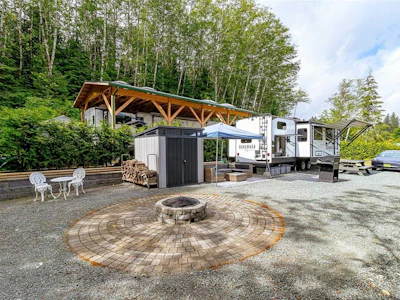 5-8631 South Shore Road - 5