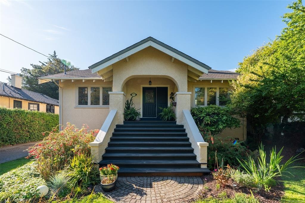 2353 Windsor Road, Oak Bay, BC, V8S 4Y8