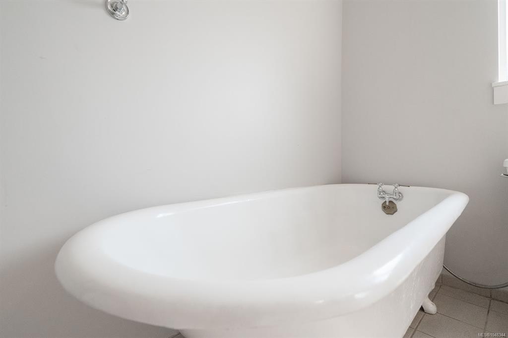 121 Harewood Road, Nanaimo, BC, V9R 2Y7 - 7