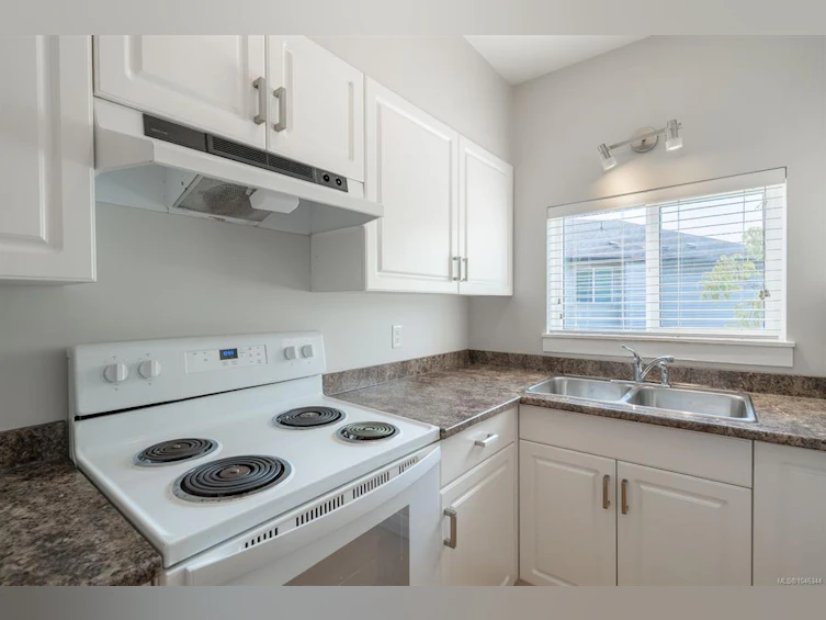 121 Harewood Road, Nanaimo, BC, V9R 2Y7 - 11