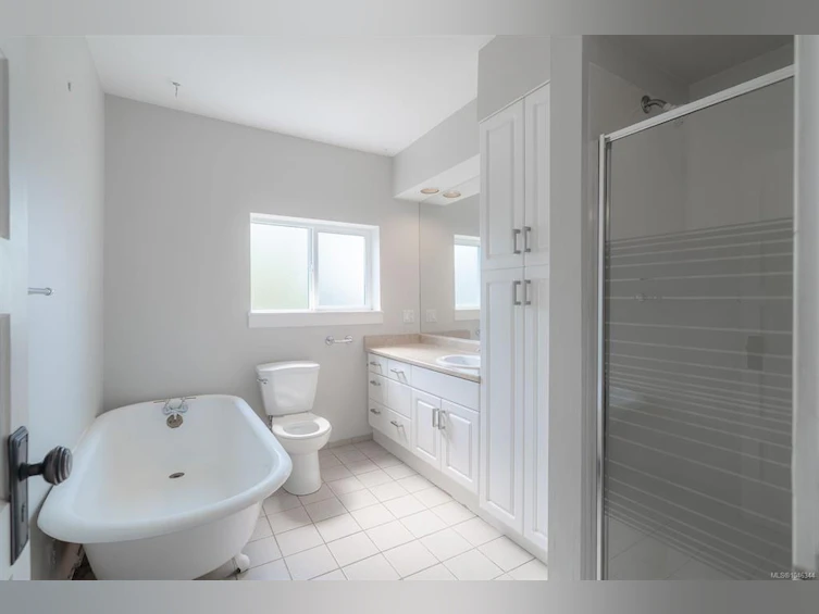 121 Harewood Road, Nanaimo, BC, V9R 2Y7 - 6