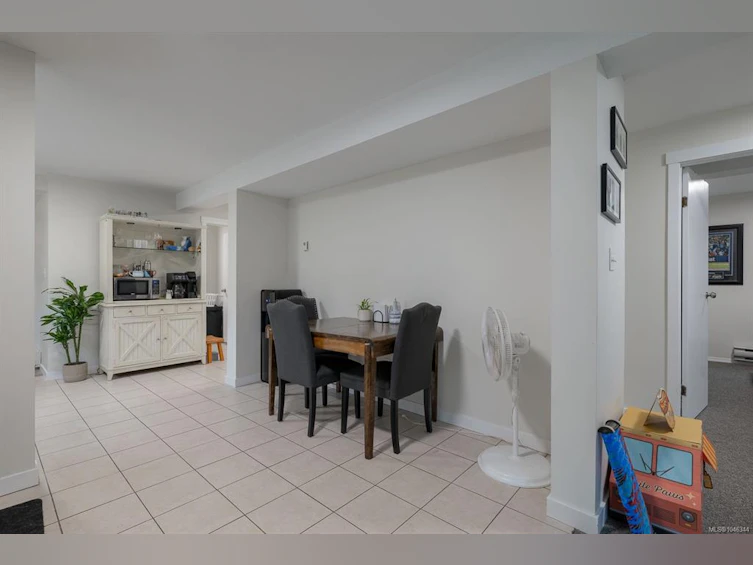 121 Harewood Road, Nanaimo, BC, V9R 2Y7 - 24