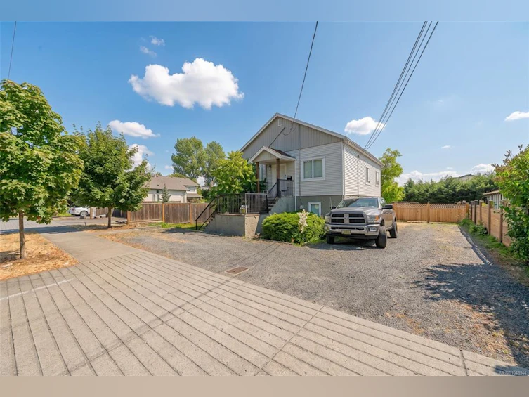 121 Harewood Road, Nanaimo, BC, V9R 2Y7 - 2