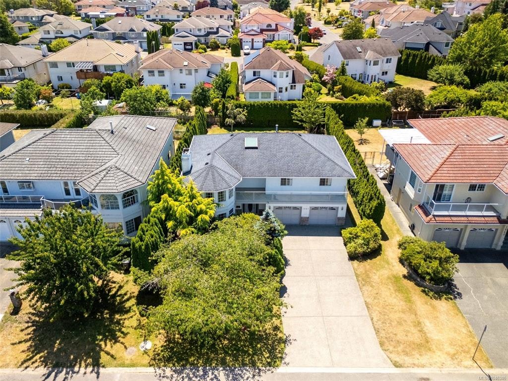 1847 El Sereno Drive, Saanich, BC, V8N 6K4