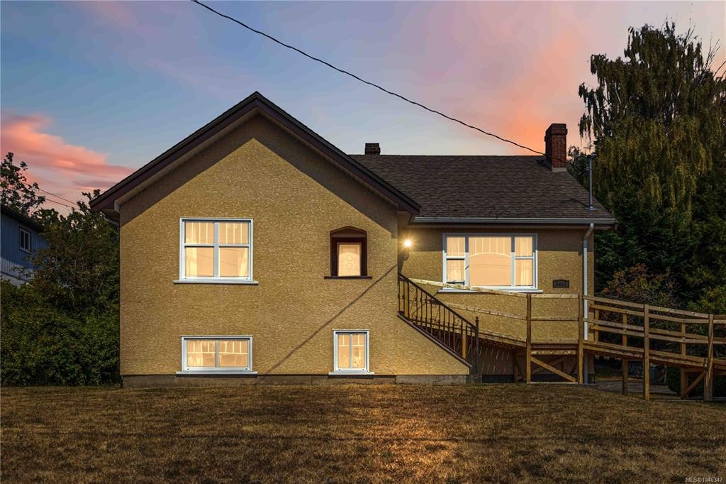 3441 Lovat Avenue, Saanich, BC, V8X 1T8