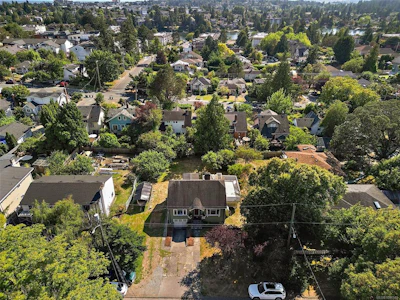 81 Logan Avenue - 4