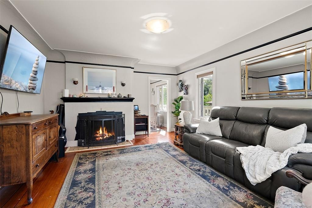 81 Logan Avenue, Saanich, BC, V9A 1H4 - 8