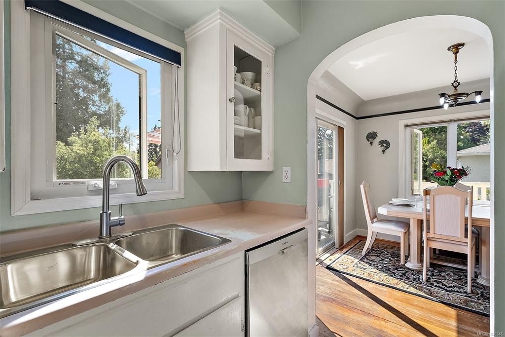 81 Logan Avenue, Saanich, BC, V9A 1H4 - 14