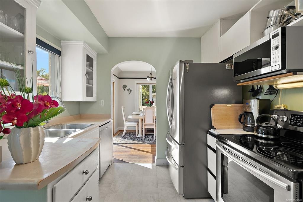 81 Logan Avenue, Saanich, BC, V9A 1H4 - 12