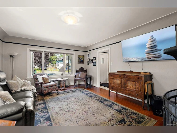 81 Logan Avenue, Saanich, BC, V9A 1H4 - 10