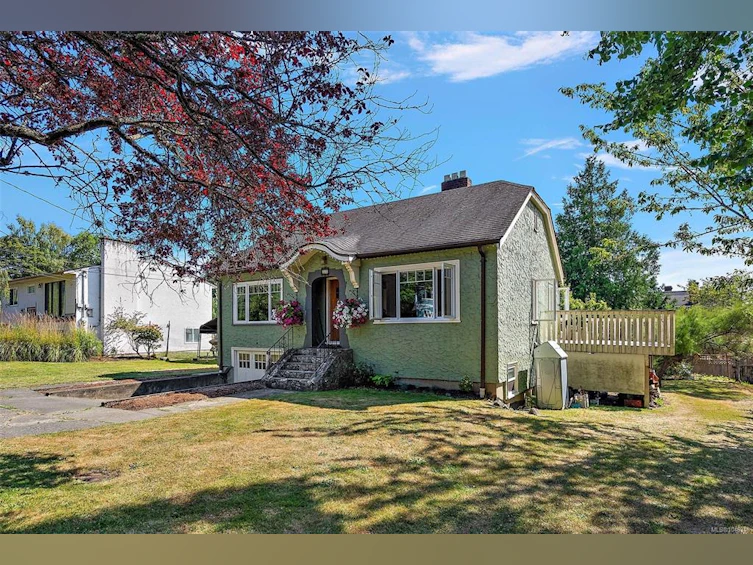 81 Logan Avenue, Saanich, BC, V9A 1H4 - 2