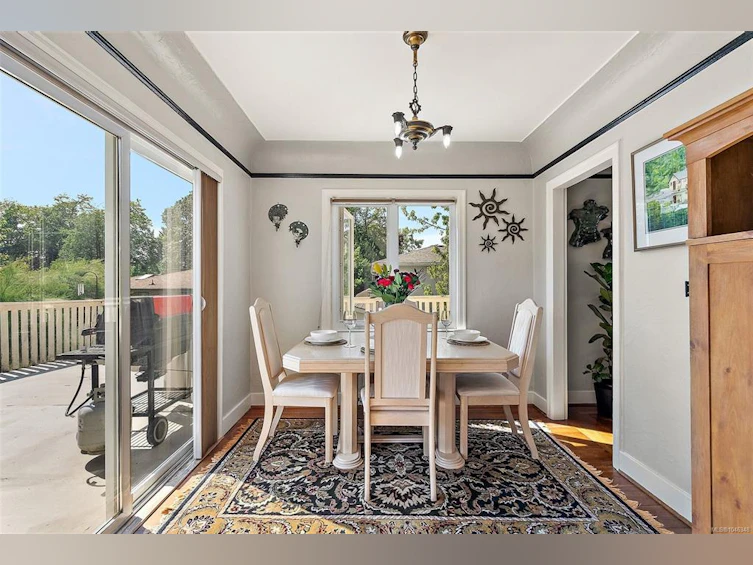 81 Logan Avenue, Saanich, BC, V9A 1H4 - 11