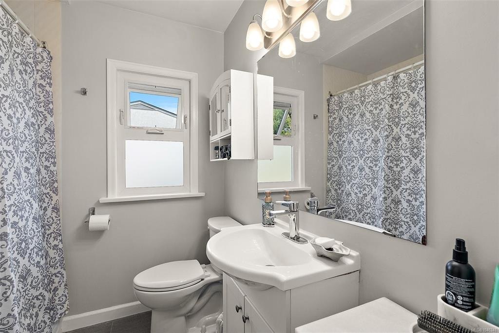 81 Logan Avenue, Saanich, BC, V9A 1H4 - 21