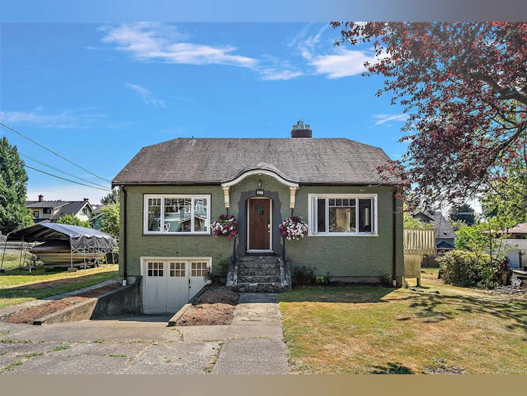 81 Logan Avenue, Saanich, BC, V9A 1H4