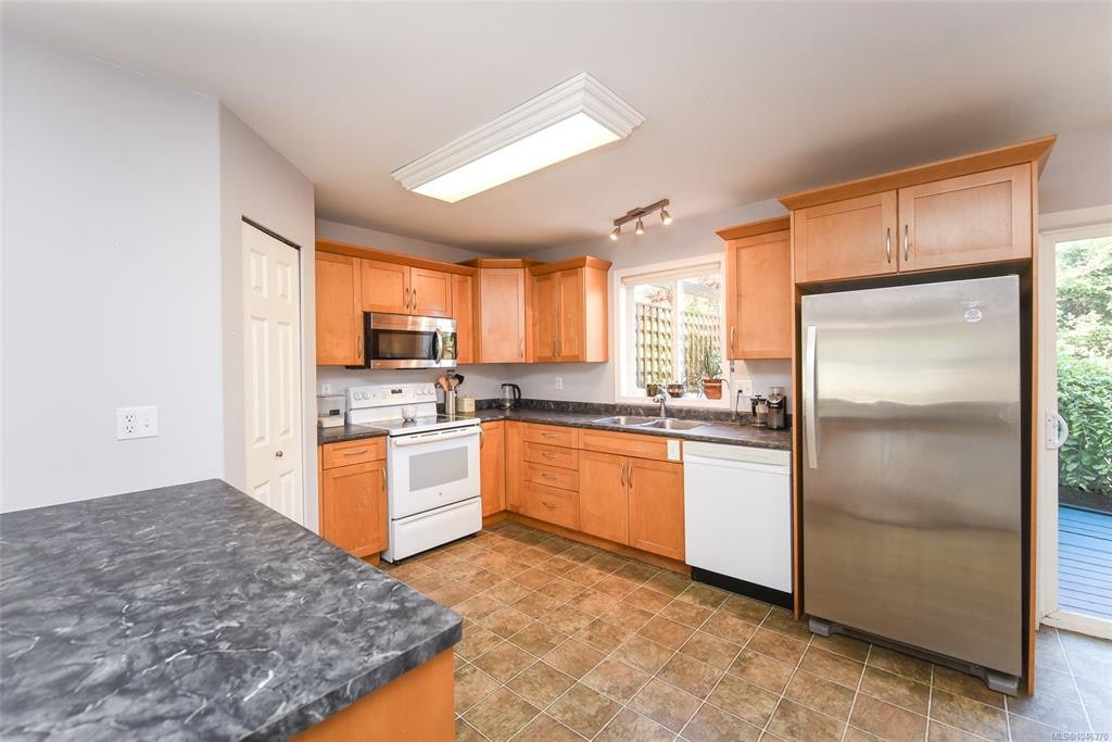 1272 Crown Place - 5