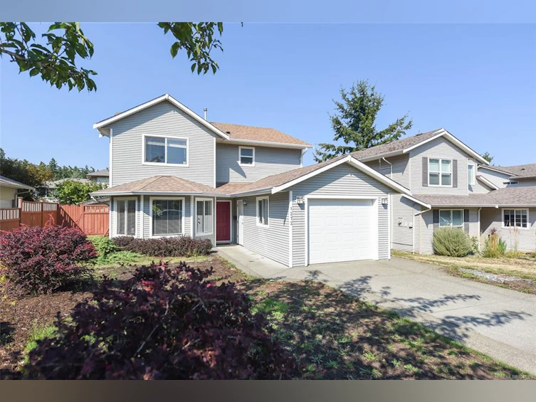 1272 Crown Place, Comox, BC, V9M 4G9