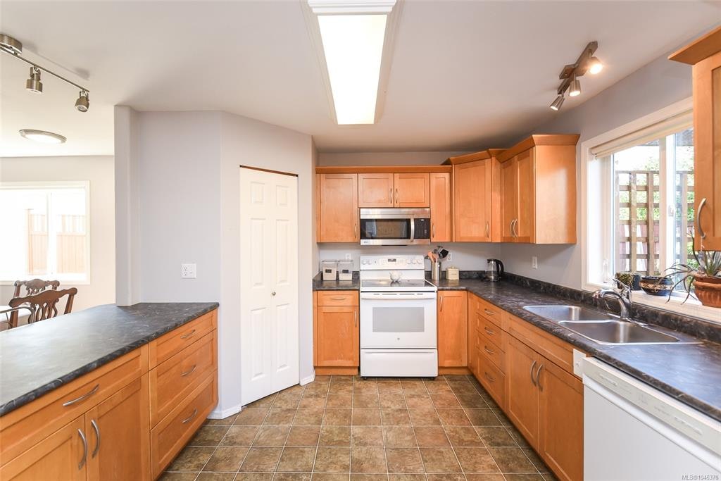 1272 Crown Place, Comox, BC, V9M 4G9 - 6