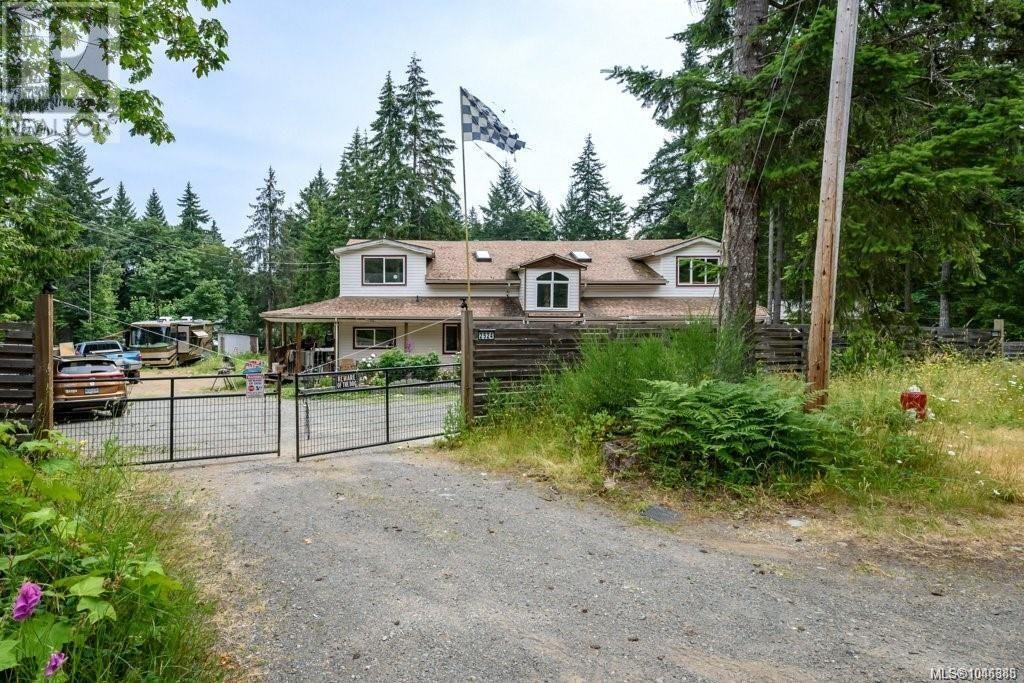 2524 Macaulay Road, Black Creek, BC, V9J 1B5