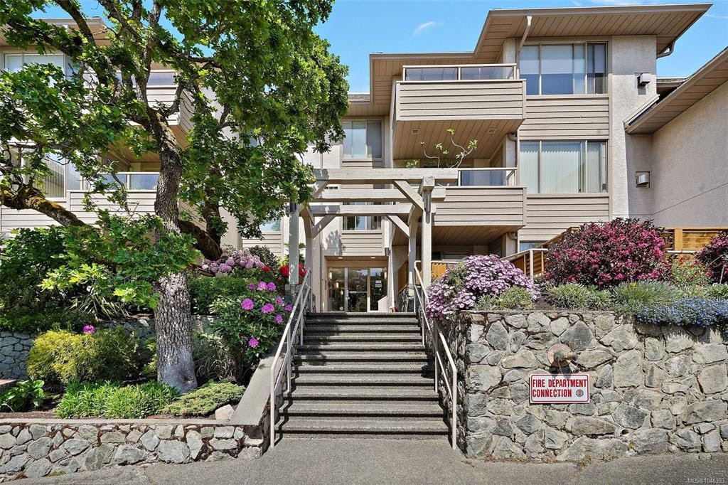 306-3400 Quadra Street, Saanich, BC, V8X 1G6