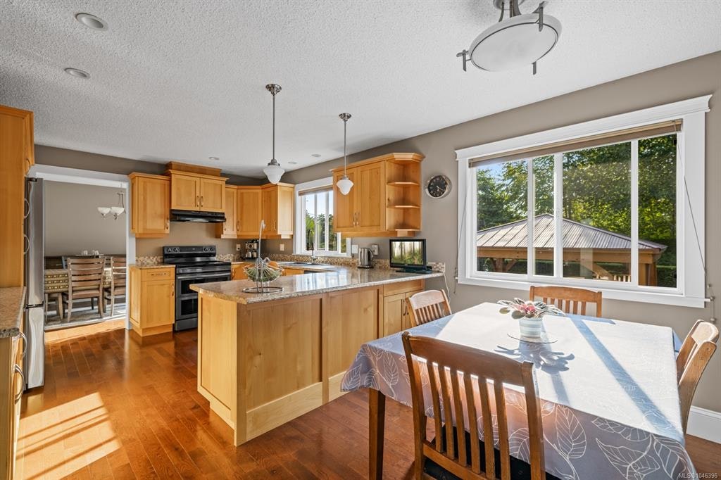 823 Glenhale Crescent - 2