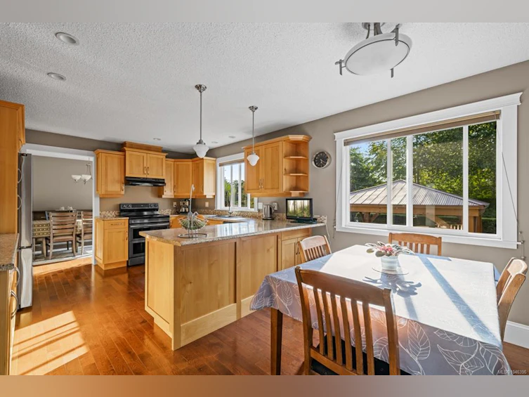 823 Glenhale Crescent, French Creek, BC, V9P 1Z8 - 2