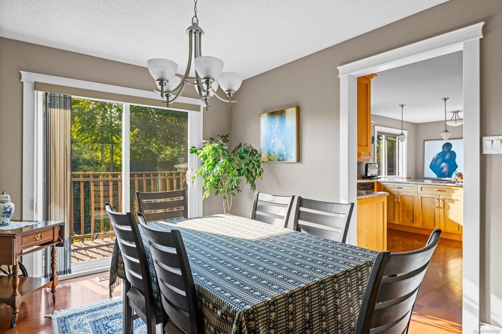 823 Glenhale Crescent - 3