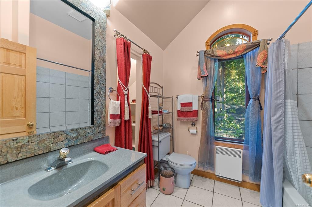 1059 Pat Burns Avenue, Gabriola Island, BC, V0R 1X2 - 18