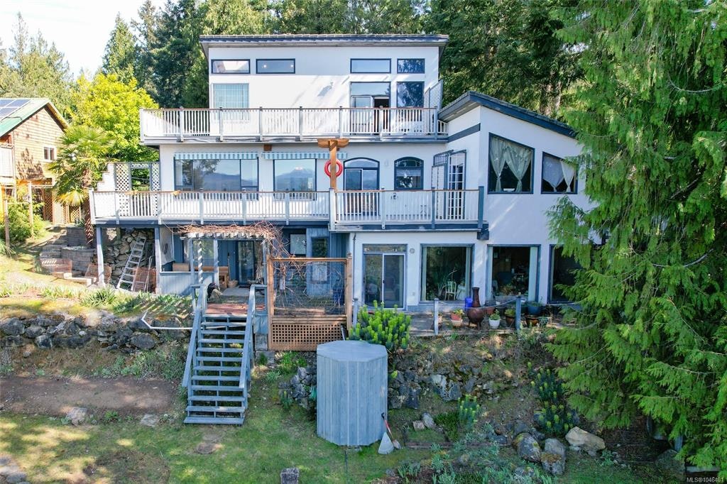 1059 Pat Burns Avenue, Gabriola Island, BC, V0R 1X2 - 2
