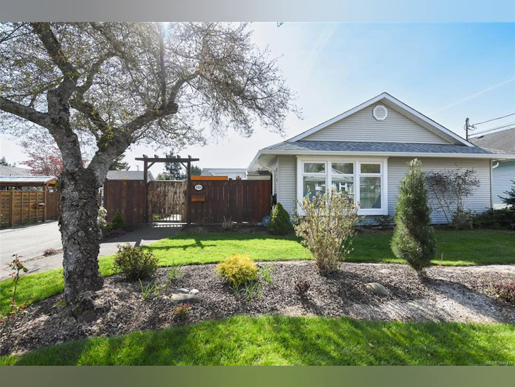 A-810 Park Place, Courtenay, BC, V9N 8K6