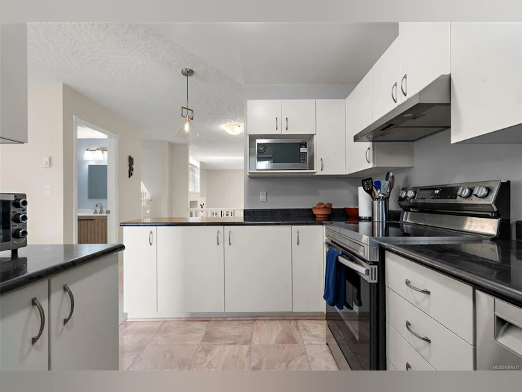 234 E Gorge Road, Victoria, BC, V9A 1L5 - 14