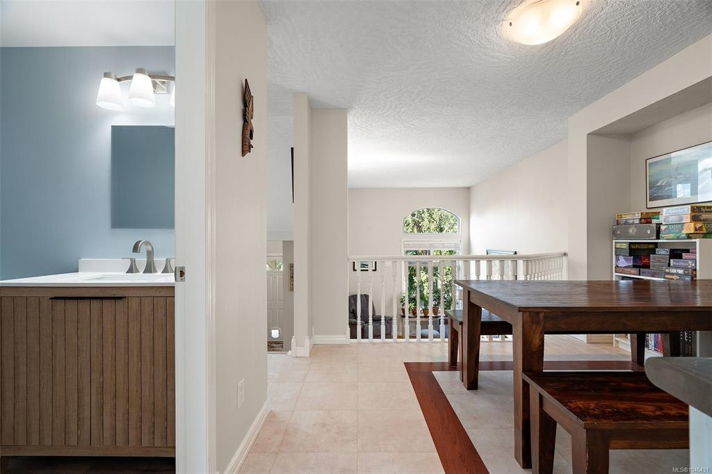 234 E Gorge Road, Victoria, BC, V9A 1L5 - 9