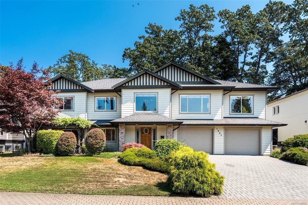 1489 Mt. Douglas Cross Road, Saanich, BC, V8X 3H6