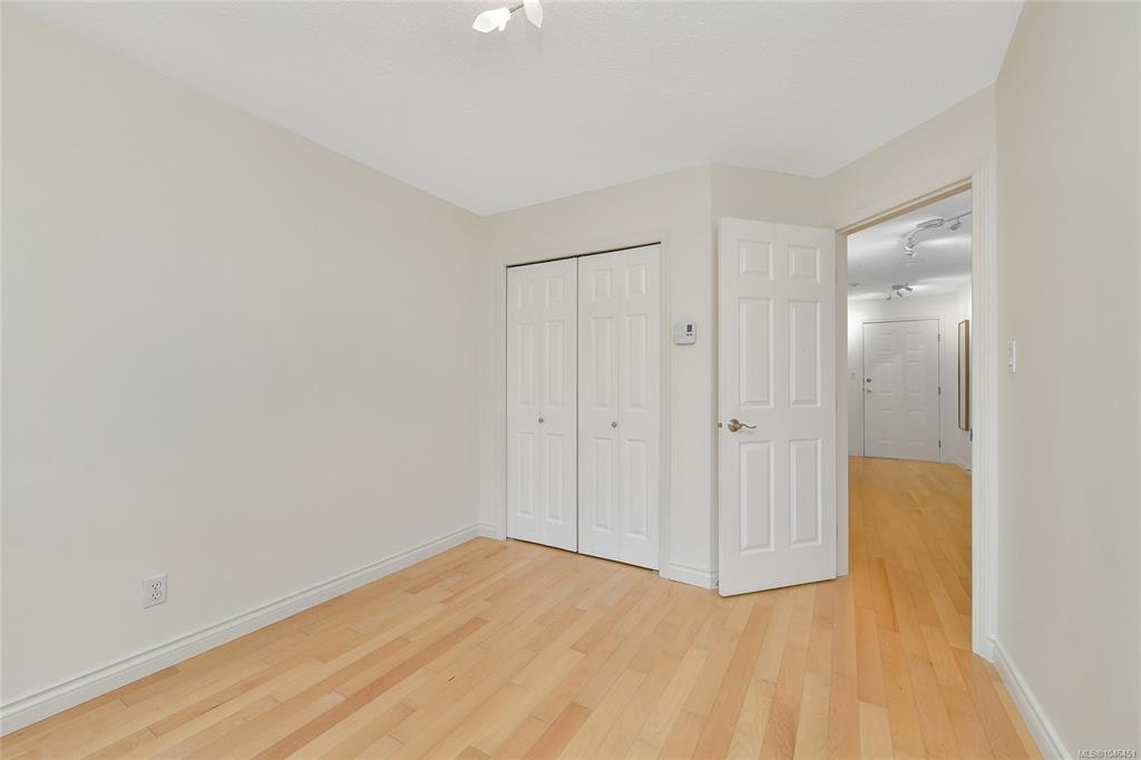 301-1694 Cedar Hill Cross Road, Saanich, BC, V8P 2P7 - 15