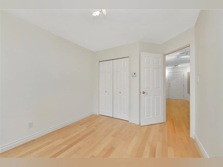 301-1694 Cedar Hill Cross Road, Saanich, BC, V8P 2P7 - 15