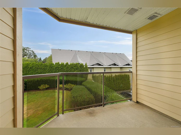 301-1694 Cedar Hill Cross Road, Saanich, BC, V8P 2P7 - 17
