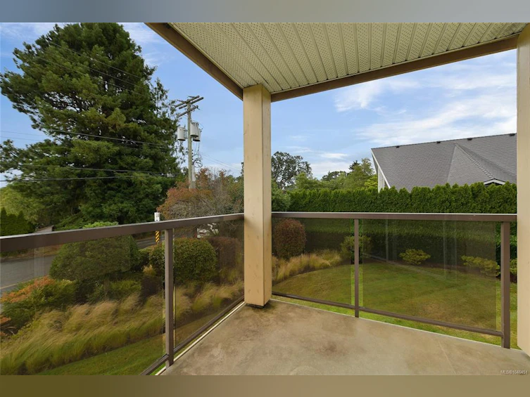 301-1694 Cedar Hill Cross Road, Saanich, BC, V8P 2P7 - 26