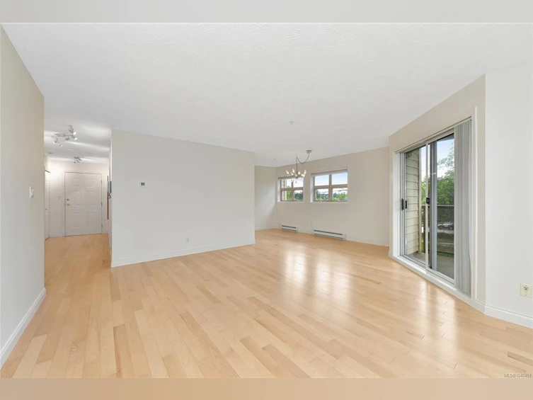 301-1694 Cedar Hill Cross Road, Saanich, BC, V8P 2P7 - 5