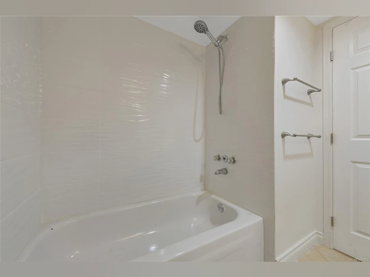 301-1694 Cedar Hill Cross Road, Saanich, BC, V8P 2P7 - 20