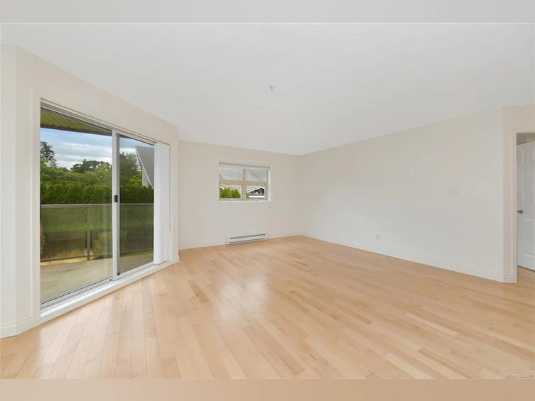 301-1694 Cedar Hill Cross Road, Saanich, BC, V8P 2P7 - 4