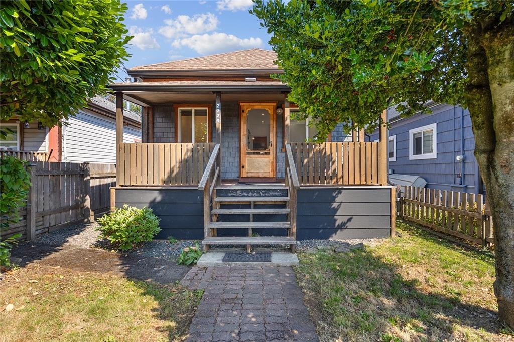 2724 Penrith Avenue, Cumberland, BC, V0R 1S0