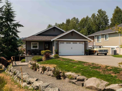 228 Dawn Coe Crescent - 2
