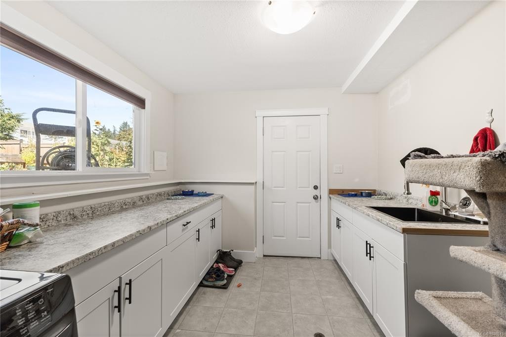 34 Mclean Street, Campbell River, BC, V9W 2L9 - 34