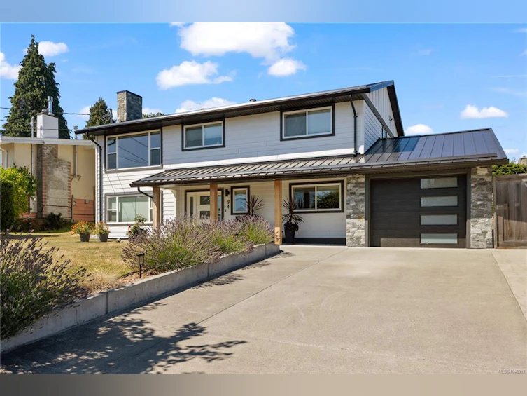 34 Mclean Street, Campbell River, BC, V9W 2L9