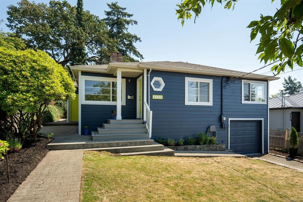 3155 Mars Street, Victoria, BC, V8X 1B9